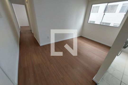 Sala de apartamento à venda com 2 quartos, 45m² em Jardim do Lago, São Paulo