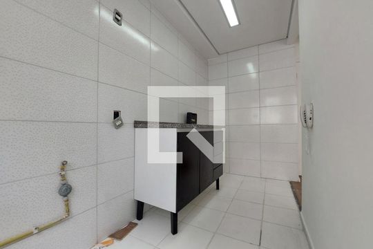 Cozinha de apartamento à venda com 2 quartos, 45m² em Jardim do Lago, São Paulo