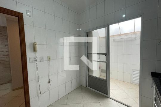 Cozinha de casa de condomínio à venda com 3 quartos, 93m² em Jardim Shangai, Jundiaí