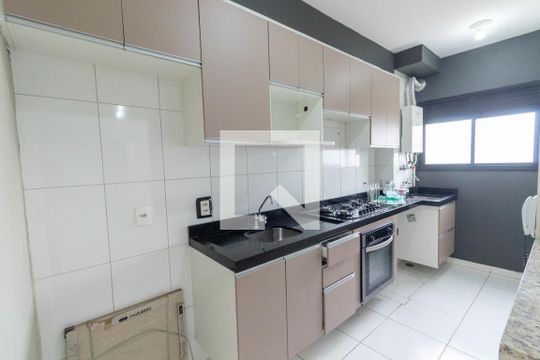 Cozinha de apartamento para alugar com 2 quartos, 50m² em Vila Paranagua, São Paulo