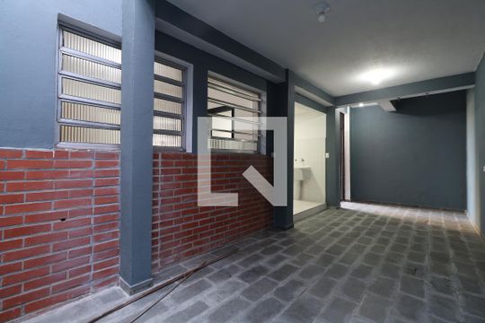 Quintal de casa para alugar com 3 quartos, 128m² em Vila Eldízia, Santo André