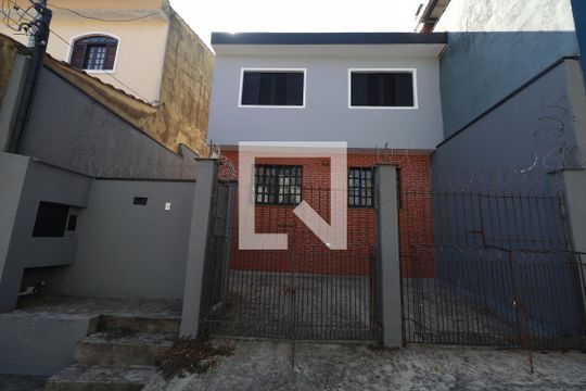 Fachada de casa para alugar com 3 quartos, 128m² em Vila Eldízia, Santo André