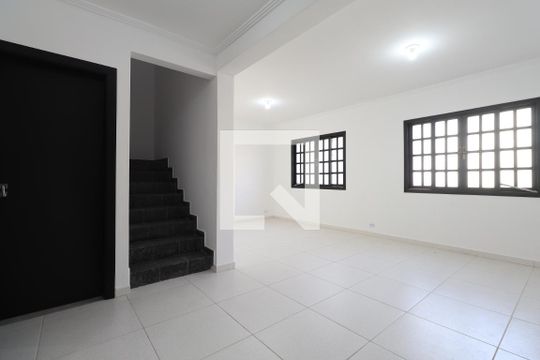 Casa para alugar com 3 quartos, 128m² em Vila Eldízia, Santo André