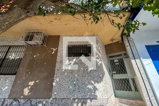 Fachada de kitnet/studio à venda com 1 quarto, 27m² em Floresta, Porto Alegre