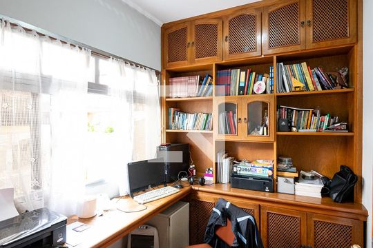 Escritório de casa à venda com 4 quartos, 230m² em Vila do Bosque, São Paulo