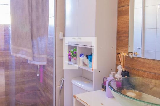 Banheiro de apartamento à venda com 2 quartos, 58m² em Parque Centenário, Jundiaí