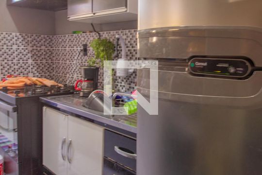 Cozinha de apartamento à venda com 2 quartos, 58m² em Parque Centenário, Jundiaí