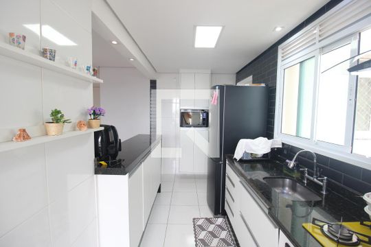 Cozinha de apartamento para alugar com 2 quartos, 81m² em Chora Menino, São Paulo