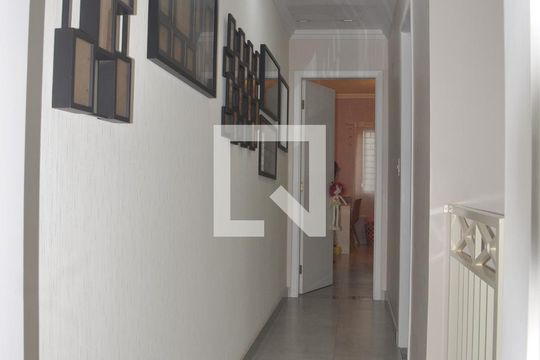 Corredor de casa à venda com 3 quartos, 250m² em Vila Ester (zona Norte), São Paulo