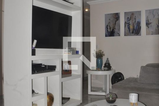 Sala de casa para alugar com 3 quartos, 250m² em Vila Ester (zona Norte), São Paulo