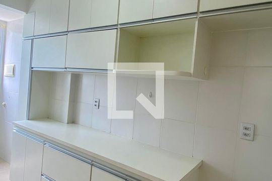 Cozinha de apartamento para alugar com 2 quartos, 69m² em Buritis, Belo Horizonte