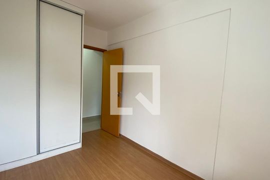 Quarto 2 de apartamento para alugar com 2 quartos, 69m² em Buritis, Belo Horizonte