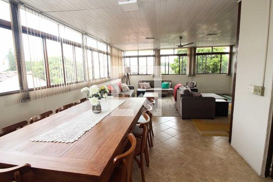 Sala 2 de casa à venda com 4 quartos, 209m² em Nonoai, Porto Alegre