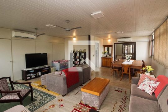 Sala 2 de casa à venda com 4 quartos, 209m² em Nonoai, Porto Alegre
