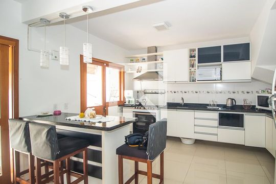 Cozinha de casa à venda com 3 quartos, 142m² em Hípica, Porto Alegre