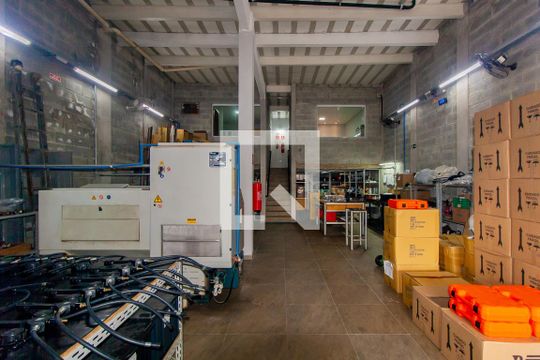 Garagem de casa à venda com 3 quartos, 461m² em Vila Ivone, São Paulo