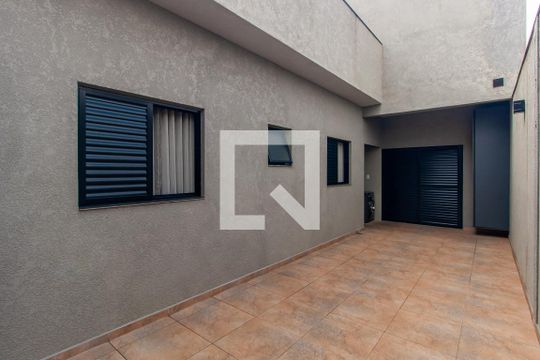 Quintal de casa à venda com 3 quartos, 461m² em Vila Ivone, São Paulo