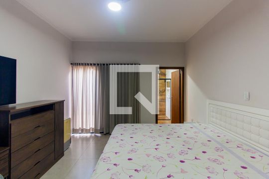 Suíte de casa à venda com 3 quartos, 461m² em Vila Ivone, São Paulo