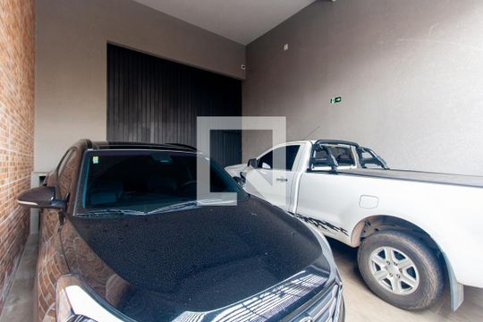 Garagem de casa à venda com 3 quartos, 461m² em Vila Ivone, São Paulo