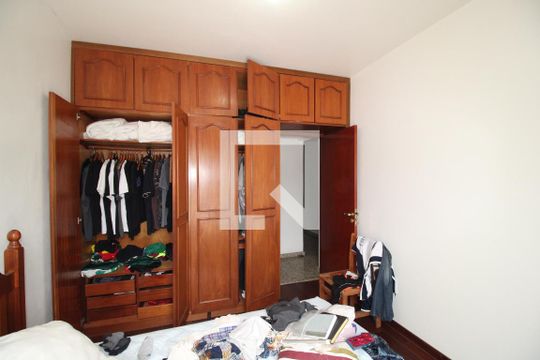 Quarto 1  de casa para alugar com 4 quartos, 151m² em Jardim Danfer, São Paulo