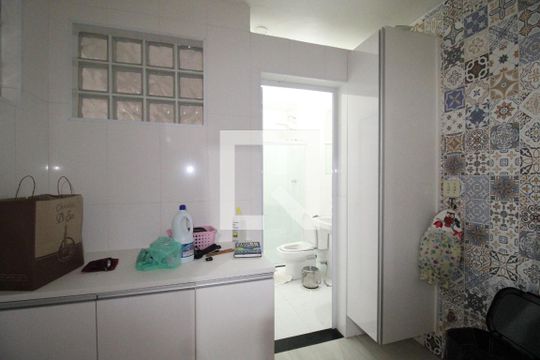 Área de Serviço de casa para alugar com 4 quartos, 151m² em Jardim Danfer, São Paulo