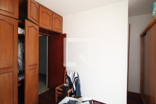 Quarto 1  de casa para alugar com 4 quartos, 151m² em Jardim Danfer, São Paulo