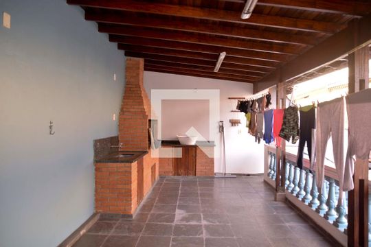 Área externa de casa à venda com 2 quartos, 100m² em Jardim Paraiso, Santo André