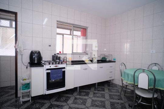 Cozinha de casa de condomínio à venda com 2 quartos, 84m² em Vila Romana, São Paulo