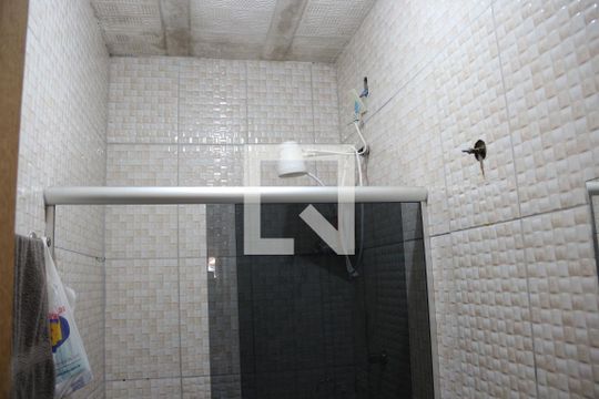 Banheiro de casa para alugar com 2 quartos, 44m² em Novo Progresso, Contagem