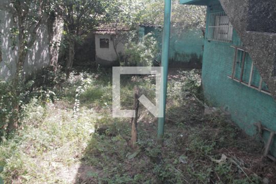 Área externa de casa para alugar com 3 quartos, 200m² em Paternon, Porto Alegre