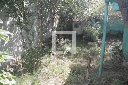Área externa de casa para alugar com 3 quartos, 200m² em Paternon, Porto Alegre