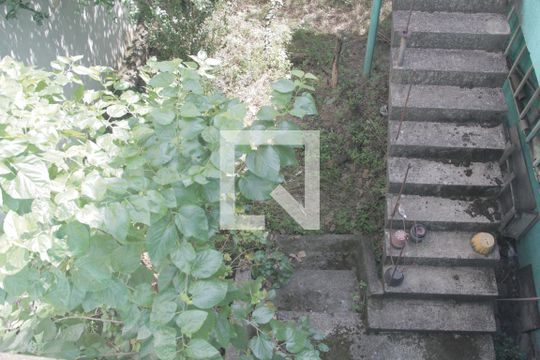 Área externa de casa para alugar com 3 quartos, 200m² em Paternon, Porto Alegre