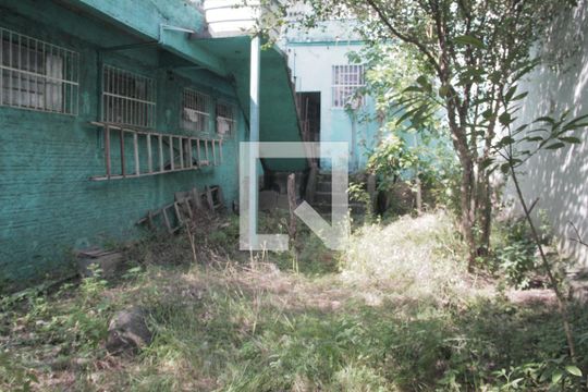 Área externa de casa para alugar com 3 quartos, 200m² em Paternon, Porto Alegre