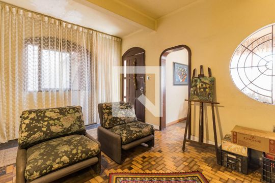 Sala de casa à venda com 3 quartos, 160m² em Santa Cecília, Porto Alegre