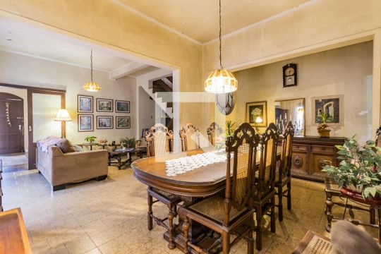 Sala de casa à venda com 3 quartos, 160m² em Santa Cecília, Porto Alegre