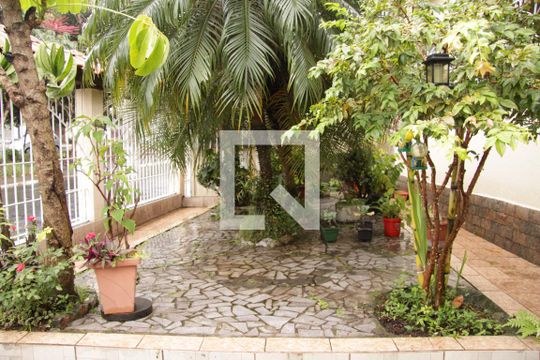 Área externa de casa para alugar com 3 quartos, 272m² em Parque Continental I, Guarulhos