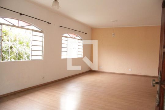 Casa para alugar com 3 quartos, 272m² em Parque Continental I, Guarulhos