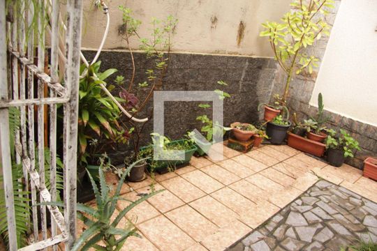 Área externa de casa para alugar com 3 quartos, 272m² em Parque Continental I, Guarulhos