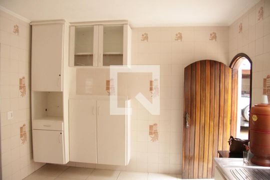 Cozinha de casa para alugar com 3 quartos, 272m² em Parque Continental I, Guarulhos