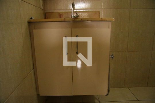 Banheiro de casa para alugar com 3 quartos, 272m² em Parque Continental I, Guarulhos
