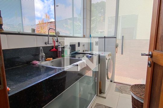 Área de Serviço de casa à venda com 3 quartos, 225m² em Itaipu, Niterói
