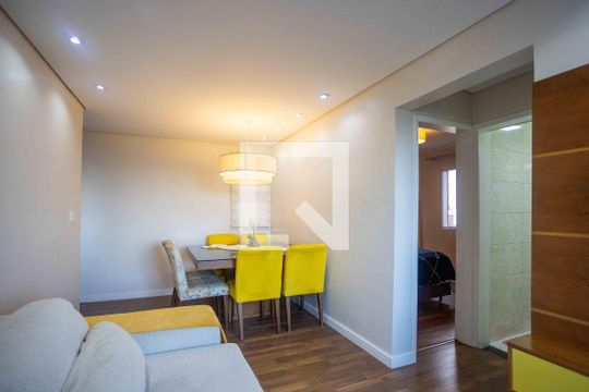 Sala de apartamento para alugar com 2 quartos, 60m² em Campanário, Diadema