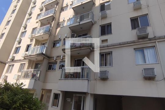 Fachada do Bloco de apartamento à venda com 2 quartos, 60m² em Taquara, Rio de Janeiro