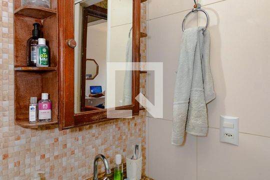 Banheiro de apartamento à venda com 1 quarto, 48m² em Demarchi, São Bernardo do Campo