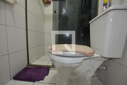 Banheiro de apartamento à venda com 3 quartos, 55m² em Parada de Lucas, Rio de Janeiro