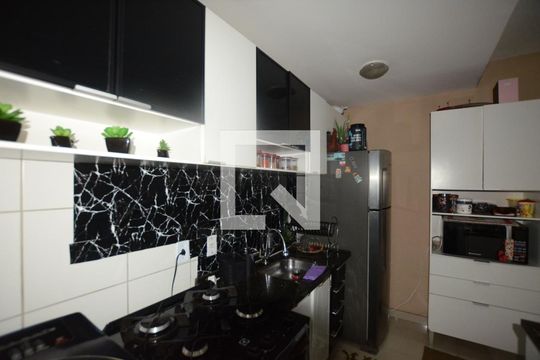 Cozinha de apartamento à venda com 3 quartos, 55m² em Parada de Lucas, Rio de Janeiro