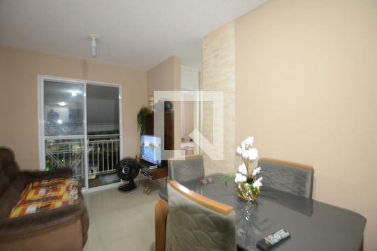 Sala de apartamento à venda com 3 quartos, 55m² em Parada de Lucas, Rio de Janeiro