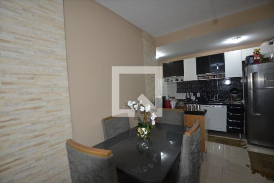Sala de apartamento à venda com 3 quartos, 55m² em Parada de Lucas, Rio de Janeiro
