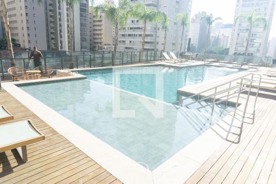 Área comum - Piscina de kitnet/studio para alugar com 1 quarto, 24m² em Bela Vista, São Paulo