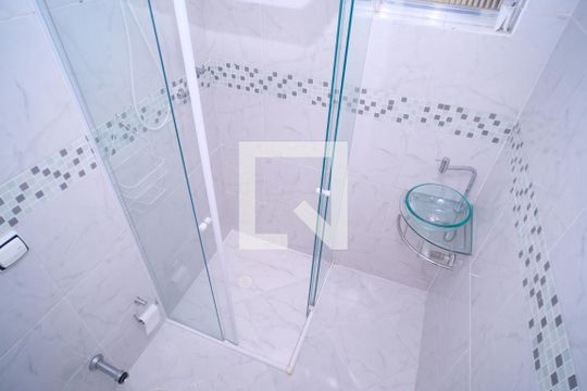 Banheiro de casa de condomínio para alugar com 3 quartos, 70m² em Alto de Pinheiros, São Paulo